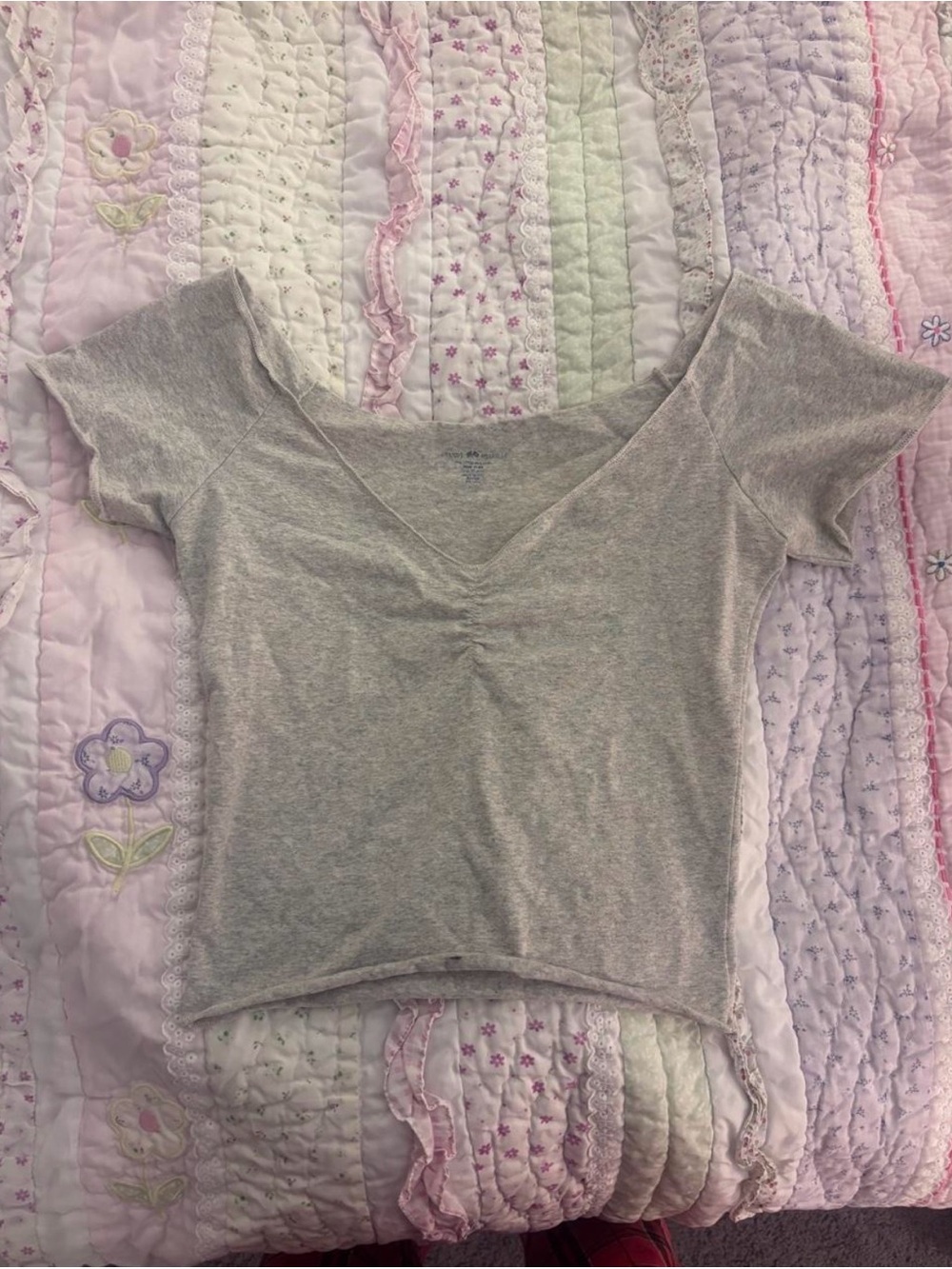 Brandy Melville Light Gray V-Neck Cropped Tee